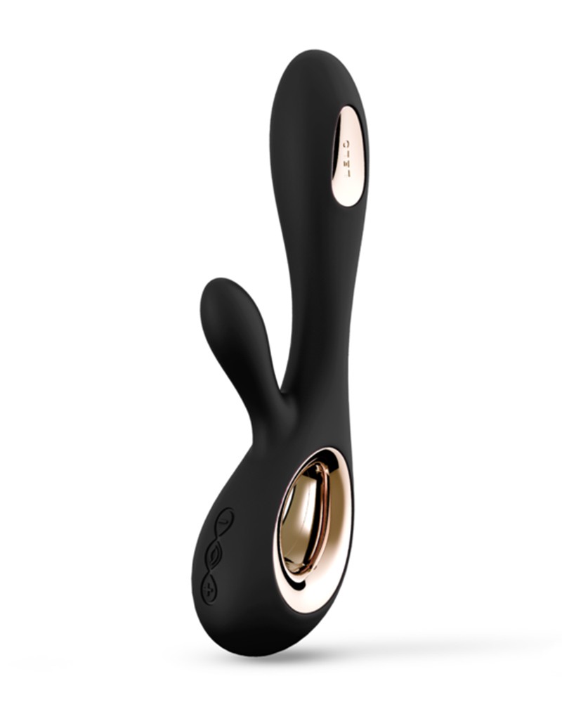 Этот роскошный вибратор-кролик подарит незабываемый и чувственный оргазм. Его ультрамощные вибрации при стимуляции клитора, пульсирующий кончик и запатентованная технология WaveMotion удовлетворят женские сексуальные желания. <br><br> Soraya Wave это:<br> - Сногсшибательная технология WaveMotion. Кончик вибратор поднимается и опускается внутри тела, лаская нежную точку G, словно искусный палец любовника.<br> - Эргономичный внешний стимулятор. Он полностью подвижен, обладает мощными вибрациями для стимуляции клитора любого типа тела.<br> - Ультрамягкий силикон. Вибратор изготовлен из фирменного силикона Lelo. Он безопасен, гигиеничен и очень приятен на ощупь.<br><br>   Soraya Wave – это тройное удовольствие, которое вызывает бушующие волны оргазмов и накрывающее удовольствием раз за разом.  Рабочая длина - 11 см.