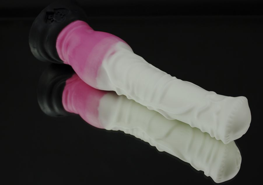 Фаллоимитатор Пони - это реалистичный слепок, имеет рельефную поверхность и устойчивое основание. Игрушка ручной работы, выполнена из нежного на ощупь эластичного силикона.