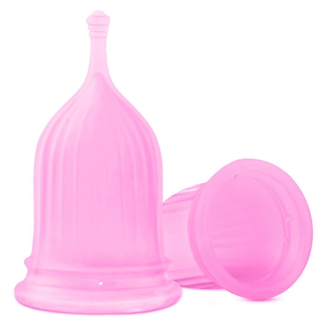 Менструальная чаша RENA S-HANDE - это безопасная и гигиеничная замена тампонам и прокладкам. Изготовлена из высококачественного, водонепроницаемого, сверхмягкого медицинского силикона.<br><br> Продукт гипоаллергенен, не содержит латекса, фталатов, бисфенола А и диоксинов. Чаша безопасна для тела и не токсична, не вызывает неприятный запах во время использования. Она сэкономит ваши деньги и окажет минимальное воздействие на окружающую среду, в отличии от гигиенических прокладок и тампонов. <br><br> Срок использования до 15 лет. С чашей вы будете 100% надежно защищены от протеканий до 12 часов. Эргономичный комфортный дизайн. Отлично подходит для путешествий. Подходит для активного образа жизни. Можно использовать на ночь. 4 воздушных отверстия. Мешочек для хранения. Объем - 15 мл.