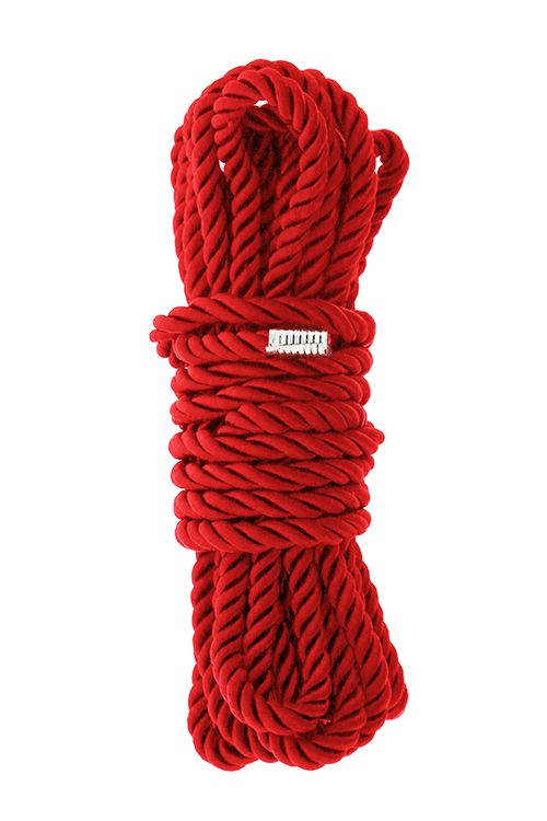 Красная веревка для шибари DELUXE BONDAGE ROPE. Выполнена из нейлона, кончики обработаны.