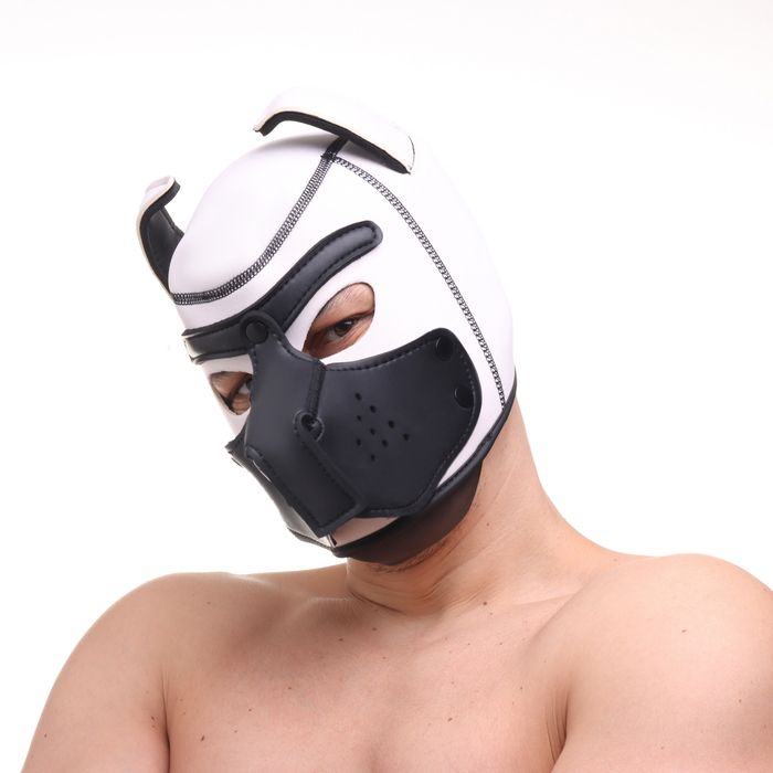 Ролевая BDSM-маска выполнена из неопрена. Мягкий материал обеспечит удобное нахождение внутри маски, ограничивая органы чувств, делает образ покорным.<br><br> Универсальный размер подойдёт как женщинам, так и мужчинам. Съёмный нос отстёгивается, маску можно использовать с ним и без него. <br><br> Маска отлично впишется в экстравагантный образ и послужит аксессуаром. Идеально подойдёт для BDSM-практик , послужит отличным инструментом для ролевых игр , также придётся по вкусу любителям игр с подчинением и доминированием.