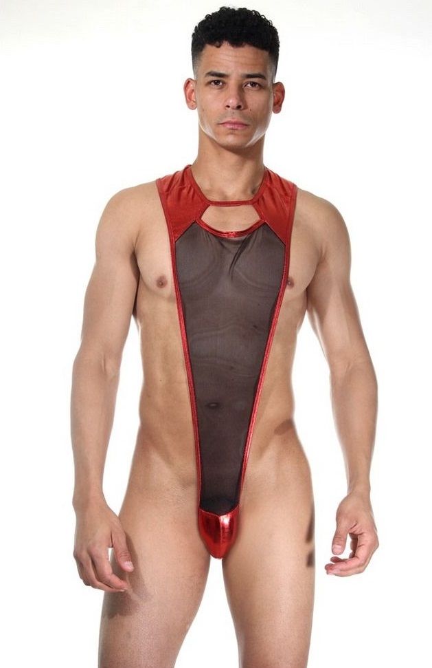 Интересное боди для мужчин, сшитое из двух видов ткани: черной полупрозрачной тонкой сетки и блестящего красного гладкого материала на плечах и в интимной зоне.