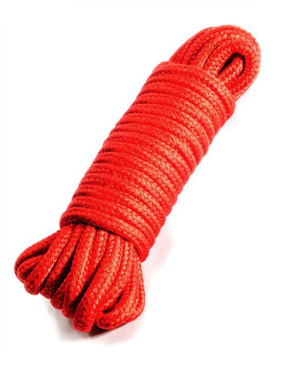 Мягкая и шелковистая верёвка наиболее комфортна для эстетического бондажа и декоративной вязки. Прочная, при этом обладает мягкой поверхностью, не травмирует кожу, не обжигает при протягивании. Прекрасно держит обвязку.