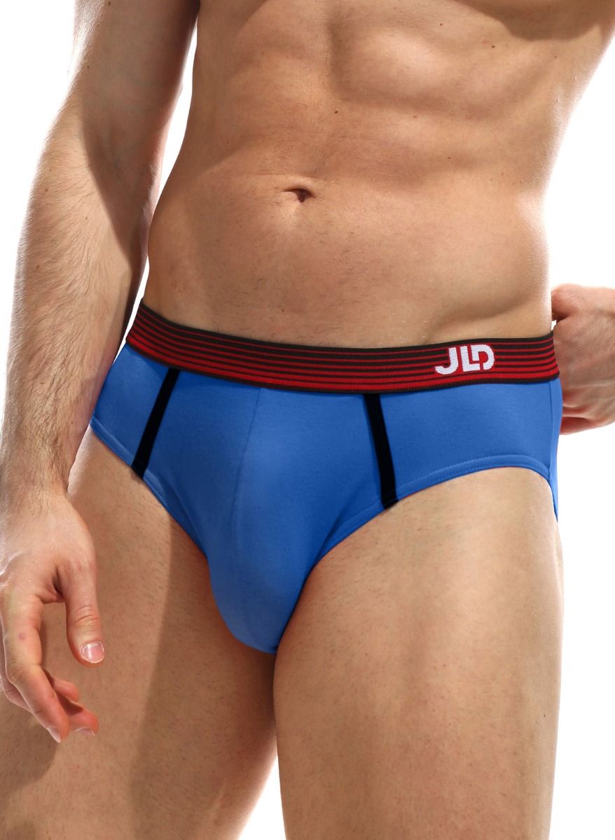 Мужские трусы-слипы с широкой мягкой резинкой с логотипом «JLD» и контрастной тесьмой.