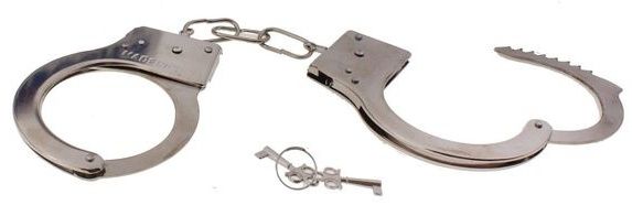 Небольшие наручники на сцепке, дающей небольшую свободу в движении руками. Открываются с помощью ключа.