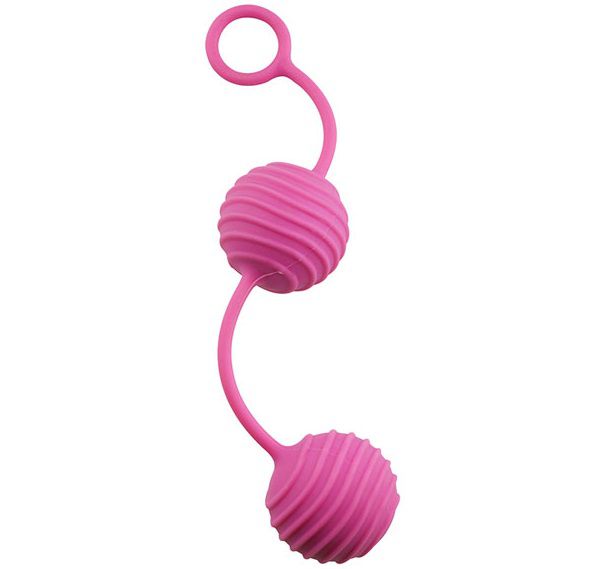 Розовые вагинальные шарики с ребристым рельефом. Приятные на ощупь, из силикона.