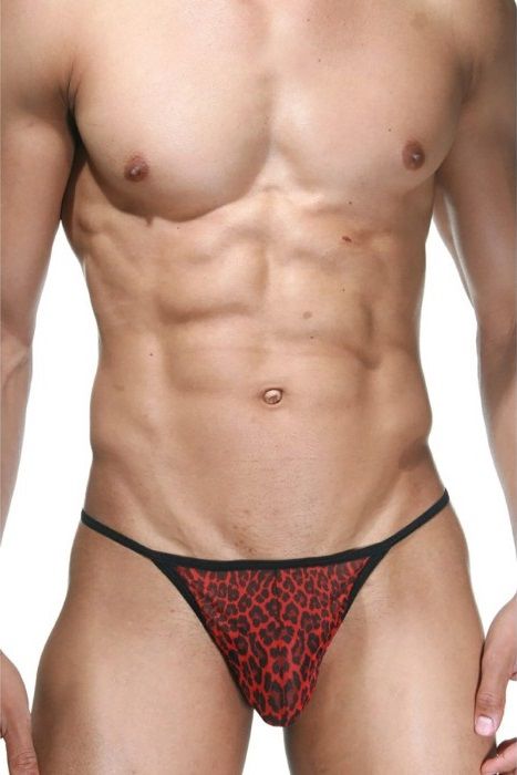 Мужские стринги, из двух видов ткани. Спереди - полупрозрачная тонкая мягкая ткань расцветки красный леопард, а сзади - черное кружево.