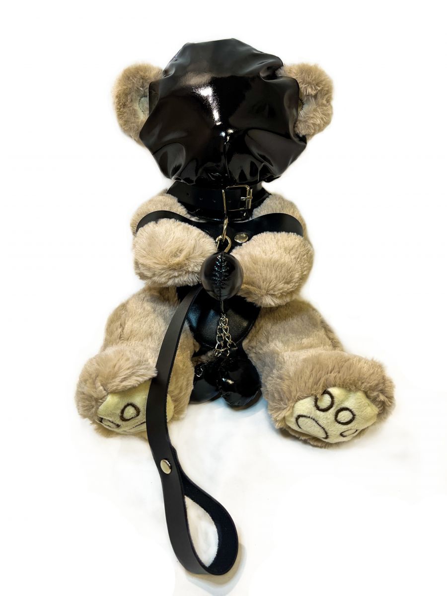 Оригинальный плюшевый БДСМ Мишка в маске и наручниках - отличная идея для подарка! Костюмчик выполнен из искусственной кожи.