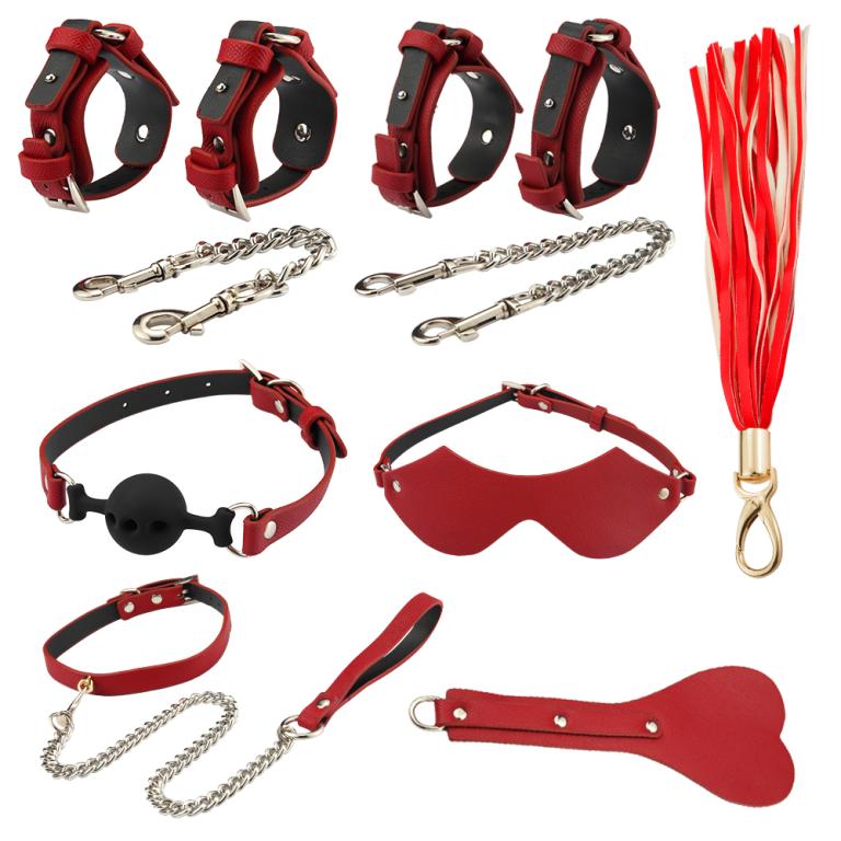 Набор для БДСМ игр из 9 предметов, в который входят: кожаная сумка, наручники, наножники, кистевой флоггер на карабине, силиконовый кляп-шарик, маска на глаза, ошейник, падл в форме сердца, сумка. В комплекте: кожаная сумка, наручники, наножники, кистевой флоггер на карабине, силиконовый кляп-шарик, маска на глаза, ошейник, падл, сумка