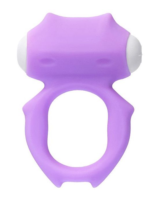 Эрекционное кольцо Zort от А-Toys подарит яркие ощущения и совместное удовольствие от секса. Небольшой размер, эластичность, плотная посадка позволят усилить эрекцию и увеличить продолжительность полового акта. Съемная вибропуля расположена в верхней части игрушки дает возможность использовать кольцо как в режиме вибрации, так и без нее.   Внутренний диаметр - 2 см.