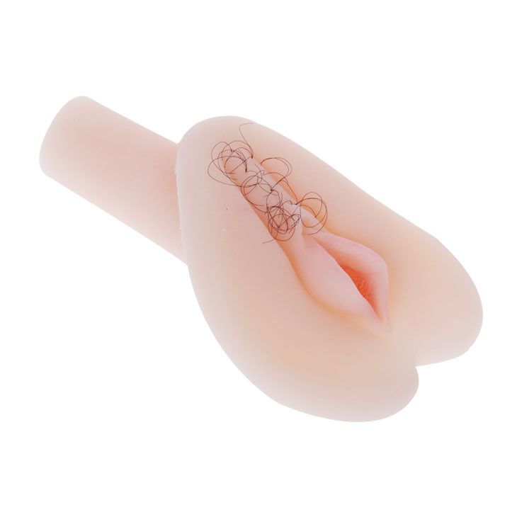 Розовые губки мастурбатора так и манят Вас войти в него. Над чувственным клитором несколько курчавых волосиков. Батарейки в комплект не входят. <br>Размеры мастурбатора - 18 х 11 см.