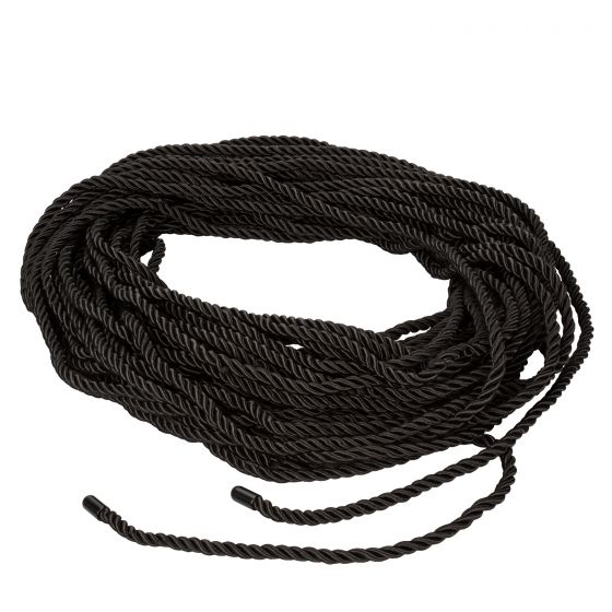 Scandal BDSM Rope –  специальная гладкая и шелковистая веревка, длинной 30 метров, для бондажа и фиксации партнера при эротических ролевых играх и практиках БДСМ.  Веревка предназначена для связывания партнера и лишения его подвижности. Будьте особенно осторожны, закрепляя узлы на шее и запястьях, а также около бедренной артерии. Воздержитесь от узлов около лучевого нерва и в подмышечных впадинах, это может быть опасно. Не затягивайте веревку слишком сильно. Оптимально, если она оплетают тело, но не впивается в него.