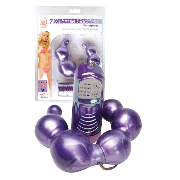 Двусторонний фиолетовый вибромассажёр Purple Goddess. Идеален для стимуляции лона и клитора одновременно. <br><br>Имеет 7 режимов вибрации, управляемых при помощи удобного выносного пульта.  Рабочая длина - 13 см.