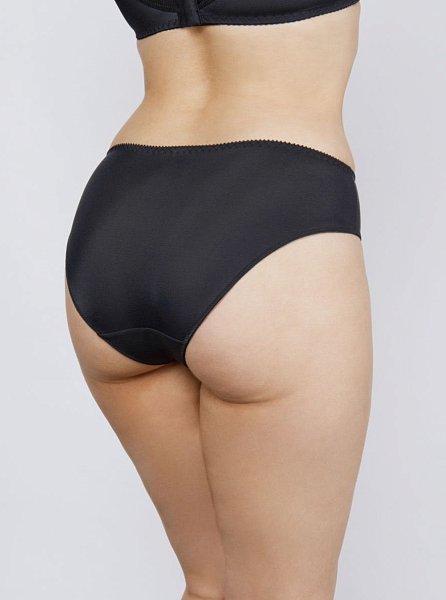 Трусы-слипы из эластичного полиамидного полотна со вставками из вышитой сетки. Ластовица 100% хлопок.