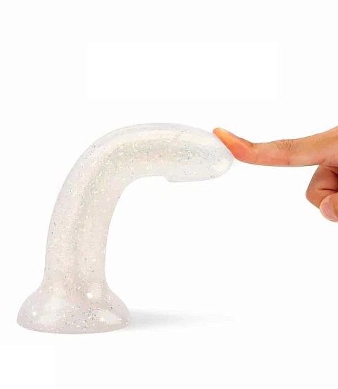 Погрузитесь в эксцентричную феерию с лимитированной версией Dildolls - Extravaganza! Этот уникальный фаллоимитатор создан для того, чтобы добавить ярких красок в ваши интимные моменты. Наслаждайтесь его мягкостью и эластичностью, благодаря премиальному жидкому силикону, который подарит невероятные ощущения. <br><br>  Этот аксессуар идеально подходит как для пар, так и для сольных экспериментов. Но не упустите шанс — лимитированная версия доступна только до тех пор, пока не исчезнет с прилавков навсегда! Поймайте свою Extravaganza и осветите свои ночи! Рабочая длина - 14,8 см.