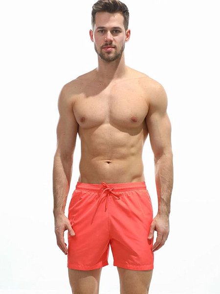 Мужские пляжные шорты из быстросохнущей ткани. Пояс на резинке, регулируется витым шнурком.