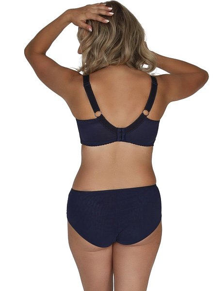 Бюстгальтер A-71 M в темно-синем цвете выполнен на косточках, с боковыми поддержками, чашки мягкие, шитые из гипюра с цветочным рисунком, продублированы телесной сеткой, верх чашек из сетки и кружева с «ресничками», спинка из плотной сетки. Бретельки не съемные, регулируются по длине, на спине застёжка - удлинитель на крючках, фурнитура металлическая крашеная.