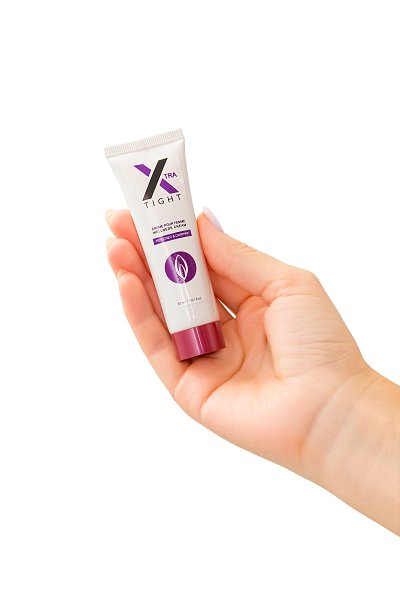 Укрепляющий крем Xtra Tight разработан для женщин, стремящихся к ощущению упругости и комфорта в интимной области. Благодаря натуральным ингредиентам, таким как пажитник, имбирь, чабер и камфорное масло, этот крем оказывает тонизирующее и регенерирующее воздействие на ткани влагалища, способствуя повышению упругости и свежести .Наносить Xtra Tight легко и приятно. Крем быстро впитывается, оставляя нежное ощущение тепла и комфорта. Его укрепляющая формула помогает коже бороться с возрастными изменениями, придавая интимной зоне свежесть и тонус, что способствует усилению интимных ощущений.Xtra Tight идеально подходит для поддержания женского благополучия и увеличения чувствительности. Этот продукт можно использовать как в повседневной жизни, так и для усиления интимных моментов с партнером. Однако перед началом регулярного применения рекомендуется провести тест на небольшом участке кожи. Позаботьтесь о себе с уважением к своему телу, выбирая средства, которые поддерживают его естественные функции и здоровье.