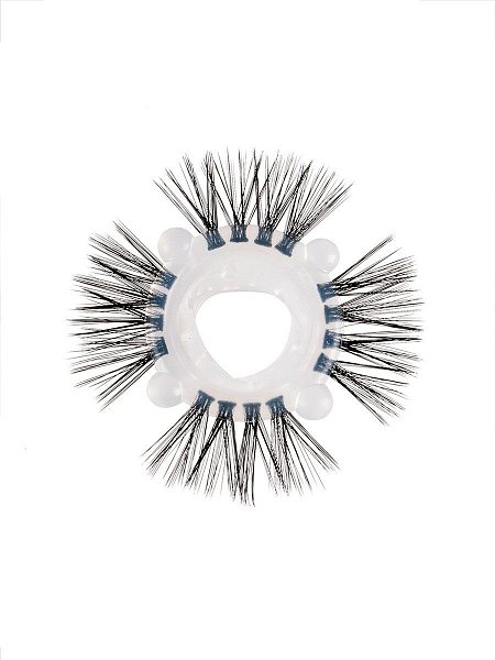 Эрекционное кольцо для пениса усиливает эрекцию, повышает чувствительность и продлевает интимную близость. Небольшие шипики, шарики и «реснички» на поверхности изделия дарят партнёрше потрясающие эротические ощущения. Интимный аксессуар изготовлен из эластичного материала. Хорошо тянется. Подходит для половых членов разных размеров. Внутренний диаметр - 2 см.