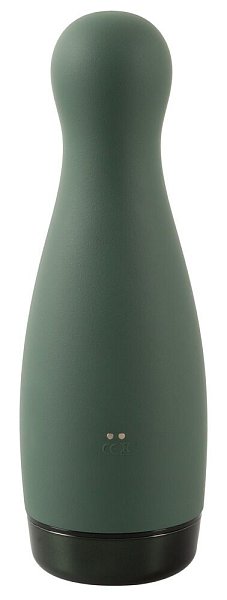 Мастурбатор с 2 функциями от Rebel, сочетающий всасывание и вибрацию. 6 режимов вибрации и 3 режима всасывания обеспечивают приятное разнообразие и могут управляться отдельно нажатием кнопки прямо на игрушке. Внутренняя вставка оснащена бесчисленными мягкими массажными точками и бороздками и может быть снята для легкой очистки. Перезаряжаемый - USB-кабель для зарядки входит в комплект.