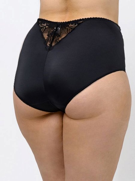 Трусы-слипы из полиамидного полотна с вставками из ажурного кружева. Оригинальный крой позволяет моделировать фигуру, поддерживая ягодицы и утягивая нижнюю область живота. Создают ощущение максимального комфорта и чувство защищённости. Модель обладает высокой посадкой. Подкладка хлопок 100%.