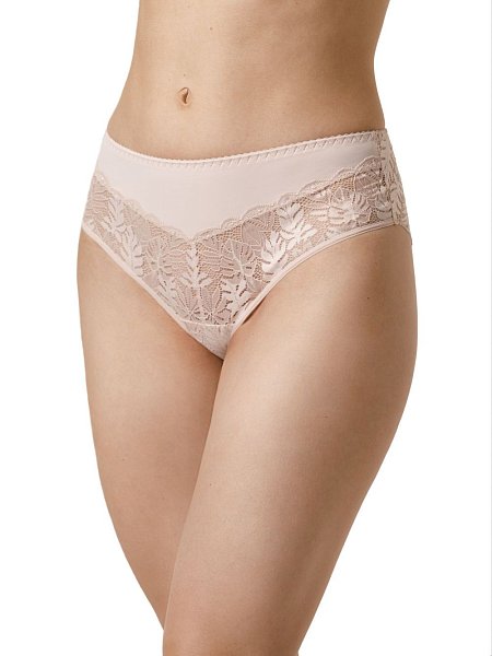 Трусы-слипы из полиамидного полотна с кружевом. Естественная комфортная посадка.  Задняя деталь из кружева.