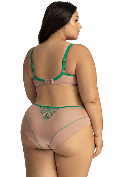 Комфортный бюстгальтер  2161 М Moss выполнен на основе модели 1396 в зеленом цвете с мягкими чашками, на косточках, шитыми из сетки телесного цвета с вышивкой зелёной нитью. Пояс из эластичного сетчатого полотна. Бретельки регулируются по длине, не отстёгиваются, на спине застёжка на удлинитель на 2 или 3 крючка, фурнитура металлическая цвета меди. Мягкие чашечки из чувственного тюля, богато расшитого весенними листьями, плотно облегают грудь, естественно придавая ей форму и приподнимая. Освежающий оттенок сочного зеленого цвета придает модели характер, подчеркивая неоспоримые преимущества зоны декольте.  У бюстгальтеров/купальных лифов AVA довольно тугой пояс, который адаптируется под тело после нескольких дней носки или одной-двух стирок. Рекомендуем использовать удлинитель пояса бюстгальтера на первое время либо выбирать следующий за «своим» размер, с поясом длиннее.