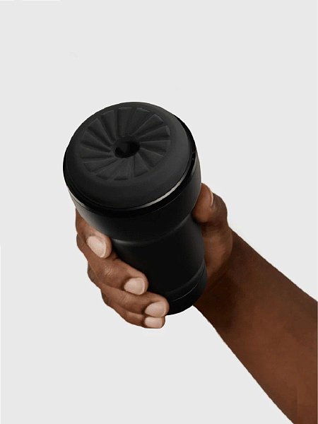 Feel Pocket — мастурбатор, который создан специально для вашего комфорта, он подходит для людей с разными размерами. Pocket изготовлен из безопасных материалов, приятен на ощупь и компактен. Внутренняя поверхность состоит из ребер и выпуклостей, что обеспечивает мощную и интенсивную стимуляцию. Его неанатомический дизайн сделает весь процесс более анонимным и незаметным.