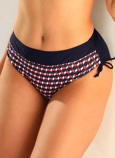 Раздельный купальник: бюстгальтер с мягкой чашкой на косточках и трусики-слип на кулиске. Застежка - поворотный замок. Маечный тип спинки. В комплекте: лиф, плавки.