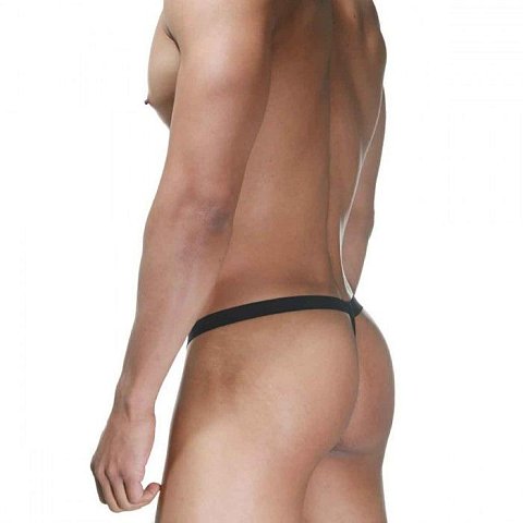 Необычные трусы-стринги на широкой резинке, с гульфиком красного цвета. Спереди декор из серебристых колец.