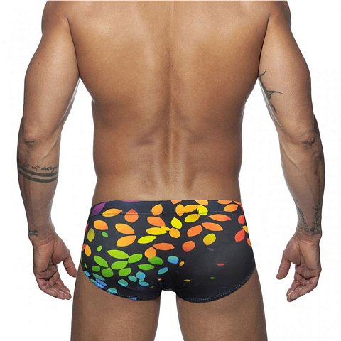 Черные мужские плавки с цветными листиками.