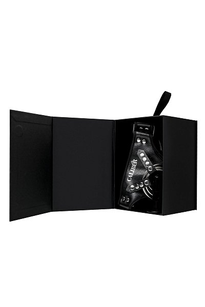 Женский пояс для страпона RealStick CALIBER изготовлен из эко-кожи с бархатным влагопоглощающим внутренним слоем и двумя видами крепления (кольцами или при помощи коннектора). Мягкие стропы и качественная фурнитура обеспечивают комфортное использование и предотвращает натирание. С помощью регуляторов вы можете изменить размер до 146 см в поясе и до 73 см в обхвате бедра.