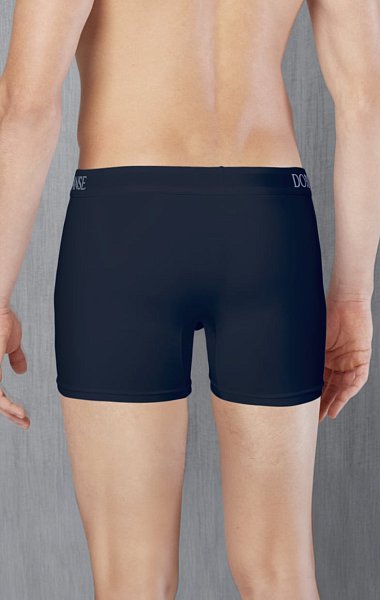 Мужские облегающие трусы-боксеры от «Doreanse» с горизонтальным гульфиком (трусы с кармашком). Хлопковый материал «Zephyr Touch» очень мягкий, нежный и тонкий, но в то же время очень прочный. Он намного легче и тоньше обычного хлопка. Для лучшего сохранения формы в материал добавлено 4% эластана. На поясе мягкая пришивная резинка с фирменным логотипом бренда «Doreanse». Это идеальное нижнее бельё для вашего комфорта на каждый день.