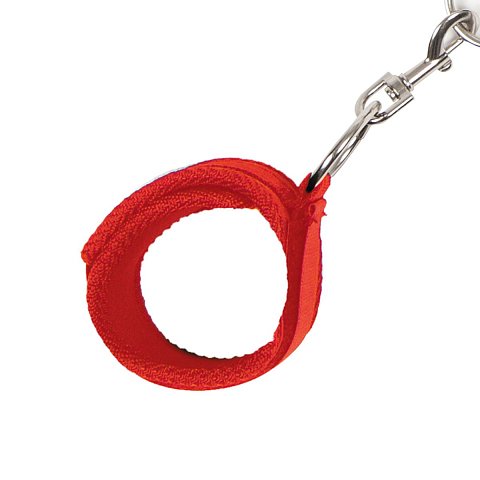 Превратите свою кровать в идеальное место для БДСМ игр с помощью этого цельного фиксатора. Имея четыре мягких регулируемых ремешка, этот аксессуар можно использовать для комфортного удержания вашего партнера, одновременно подвергая воздействию его эрогенные зоны, чтобы приятно соблазнять и дразнить. Classic Bed Spreader полностью регулируется, чтобы соответствовать большинству размеров кроватей.<br><br>  В комплект входят четыре регулируемые манжеты из неопрена, ремни и четыре ремня, которые соединяются с центральной лентой, которую можно использовать на кроватях любого размера. На каждом ремешке есть манжета, прикрепленная к уплотнительному кольцу с поворотным зажимом, чтобы зафиксированному партнеру было удобно, и он мог надежно находиться в широко раскрытом положении. Установить этот комплект очень легко, а когда время игры закончится, вы можете незаметно спрятать манжеты под матрас до следующего сеанса БДСМ-приключений.