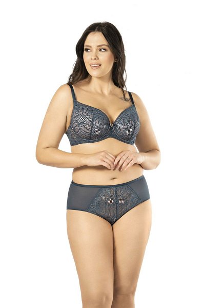 Бюстгальтер Daniela выполнен на косточках, с дополнительными боковыми поддержками, чашки формованные телесного цвета, со съёмными пуш-ап вкладышами, внутренняя сторона проложена хлопковым трикотажем, внешняя сторона чашек из кружева, кружевная спинка продублирована телесной сеткой. Бретельки не отстёгиваются, регулируются по длине. На спине застёжка на удлинитель, количество крючков в ряду застёжки, увеличивается пропорционально размеру бюстгальтера, фурнитура металлическая цвета меди.