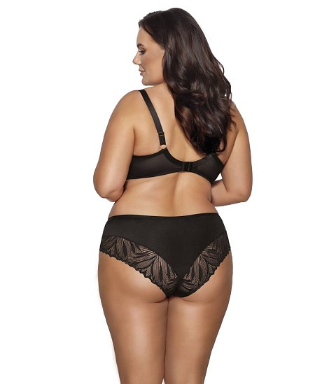 Бюстгальтер 2105 PU Yasemin выполнен на основе модели 1030 на косточках, чашки шитые, нижняя часть на тонком поролоне, внутренняя сторона прошита хлопковым трикотажем, внешняя часть из эластичного трикотажа, верхняя часть из эластичного кружева, продублированного сеткой для лучшего прилегания к груди (телесная в черном и телесном варианте). Пояс из плотной стабилизирующей сетки. Бретельки не отстёгиваются, регулируются по длине, на спине застёжка - удлинитель на 2 и 3 крючка, фурнитура металлическая цвета меди.  У бюстгальтеров/купальных лифов AVA довольно тугой пояс, который адаптируется под тело после нескольких дней носки или одной-двух стирок. Рекомендуем использовать удлинитель пояса бюстгальтера на первое время либо выбирать следующий за «своим» размер, с поясом длиннее.