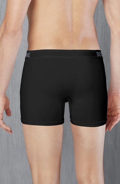 Мужские облегающие трусы-боксеры от «Doreanse» с горизонтальным гульфиком (трусы с кармашком). Хлопковый материал «Zephyr Touch» очень мягкий, нежный и тонкий, но в то же время очень прочный. Он намного легче и тоньше обычного хлопка. Для лучшего сохранения формы в материал добавлено 4% эластана. На поясе мягкая пришивная резинка с фирменным логотипом бренда «Doreanse». Это идеальное нижнее бельё для вашего комфорта на каждый день.